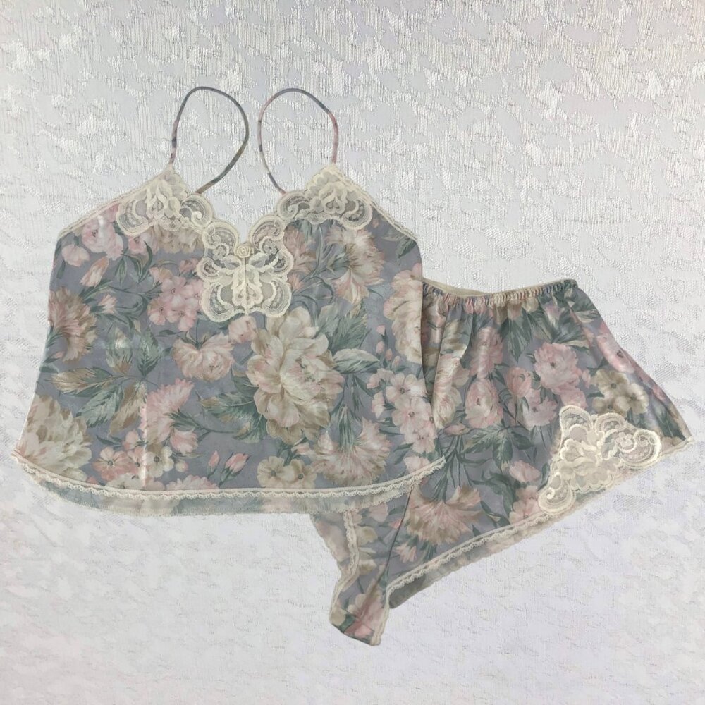 Lucie Ann II Vintage Floral Camisole and Shorts Set Size L